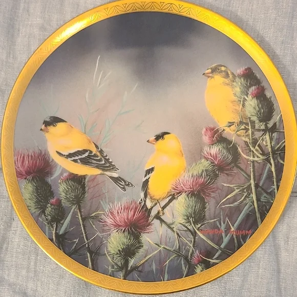 Lenox Fine Ivory China Plate with Gold Accents - Picture 3 of 12